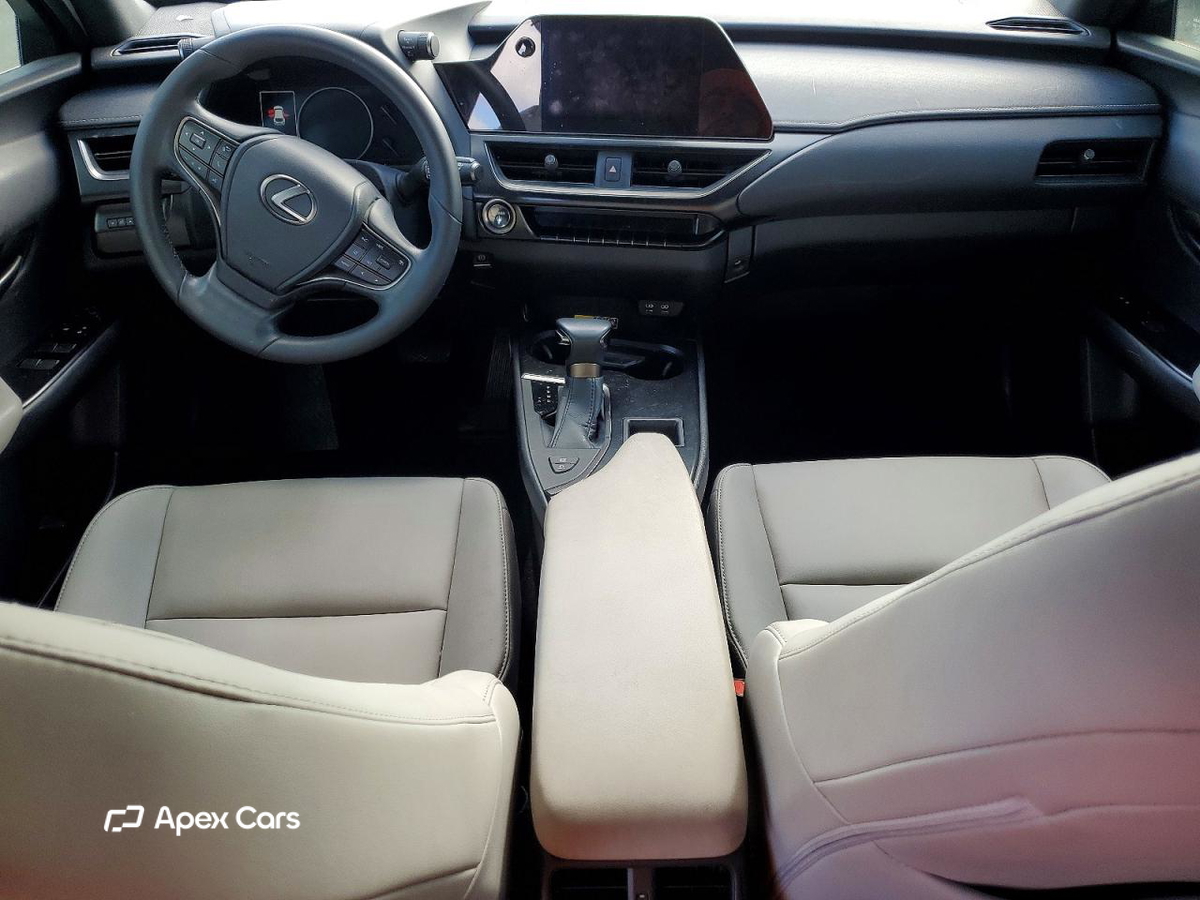 Lexus UX 2023
