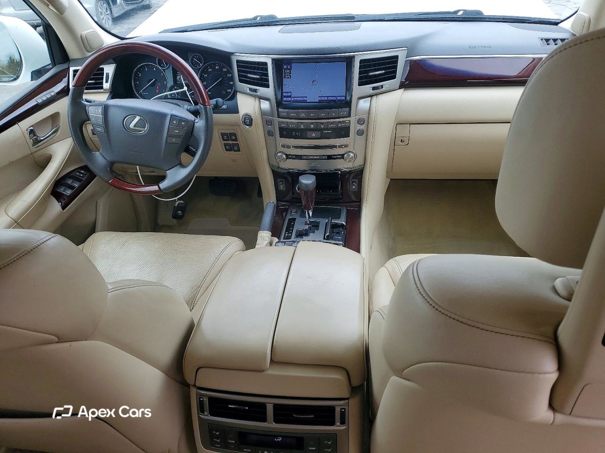 Lexus LX 2013