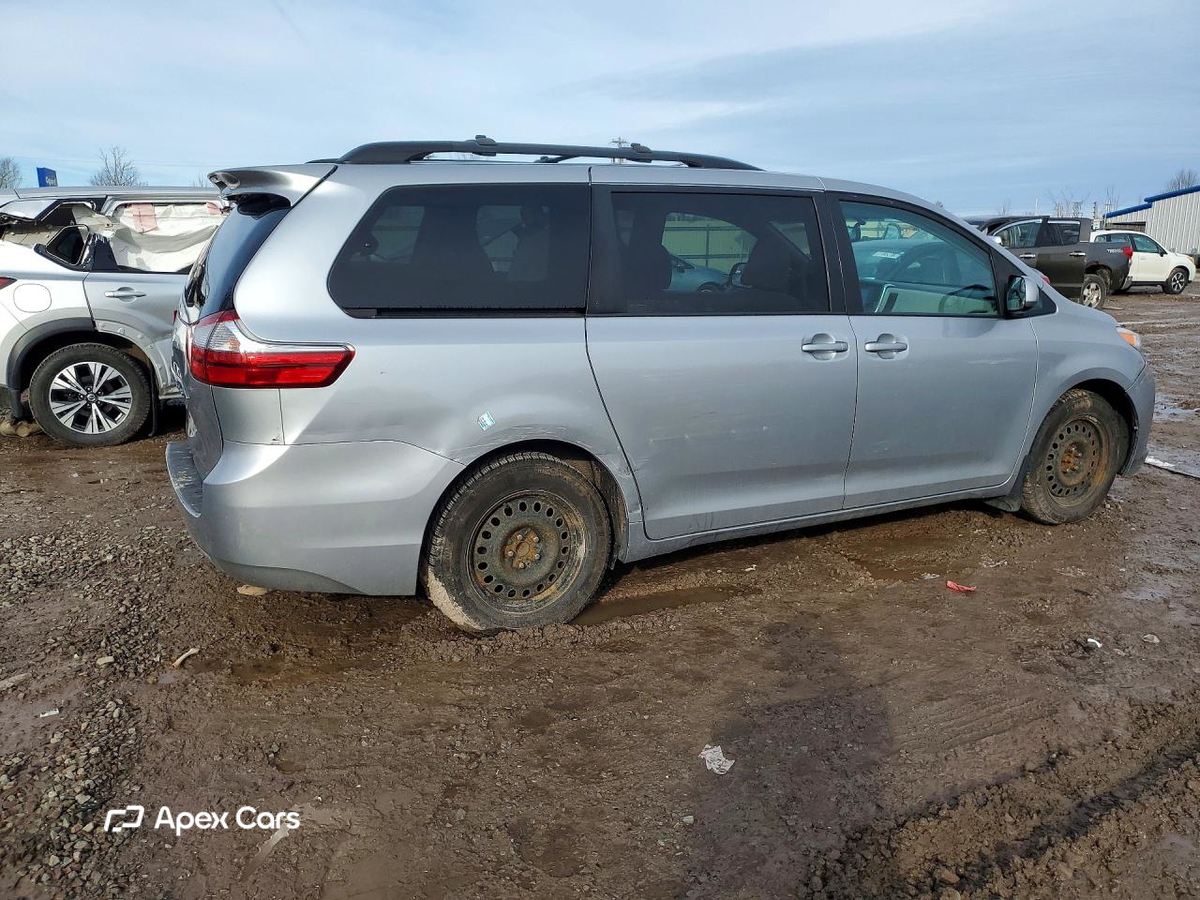 Toyota Sienna 2016