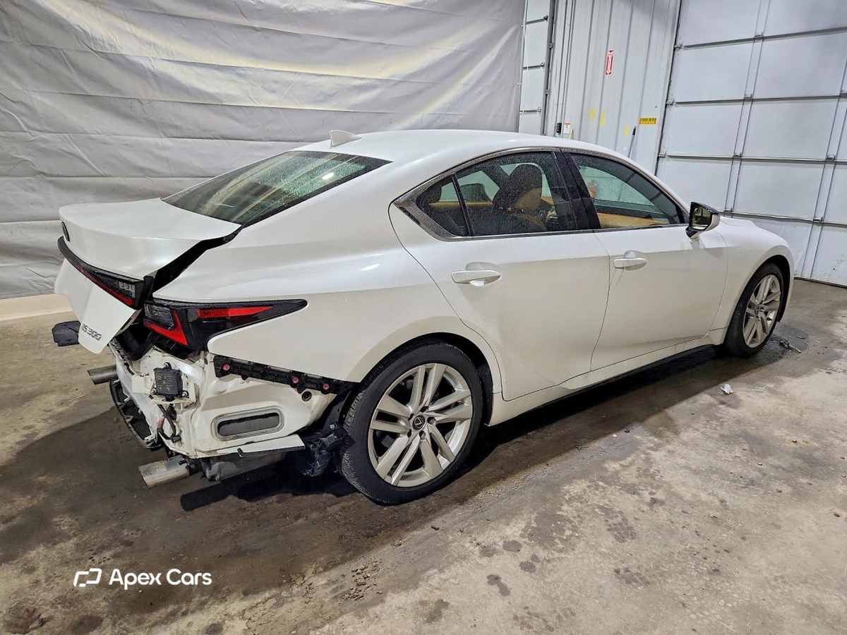 Lexus IS 2021