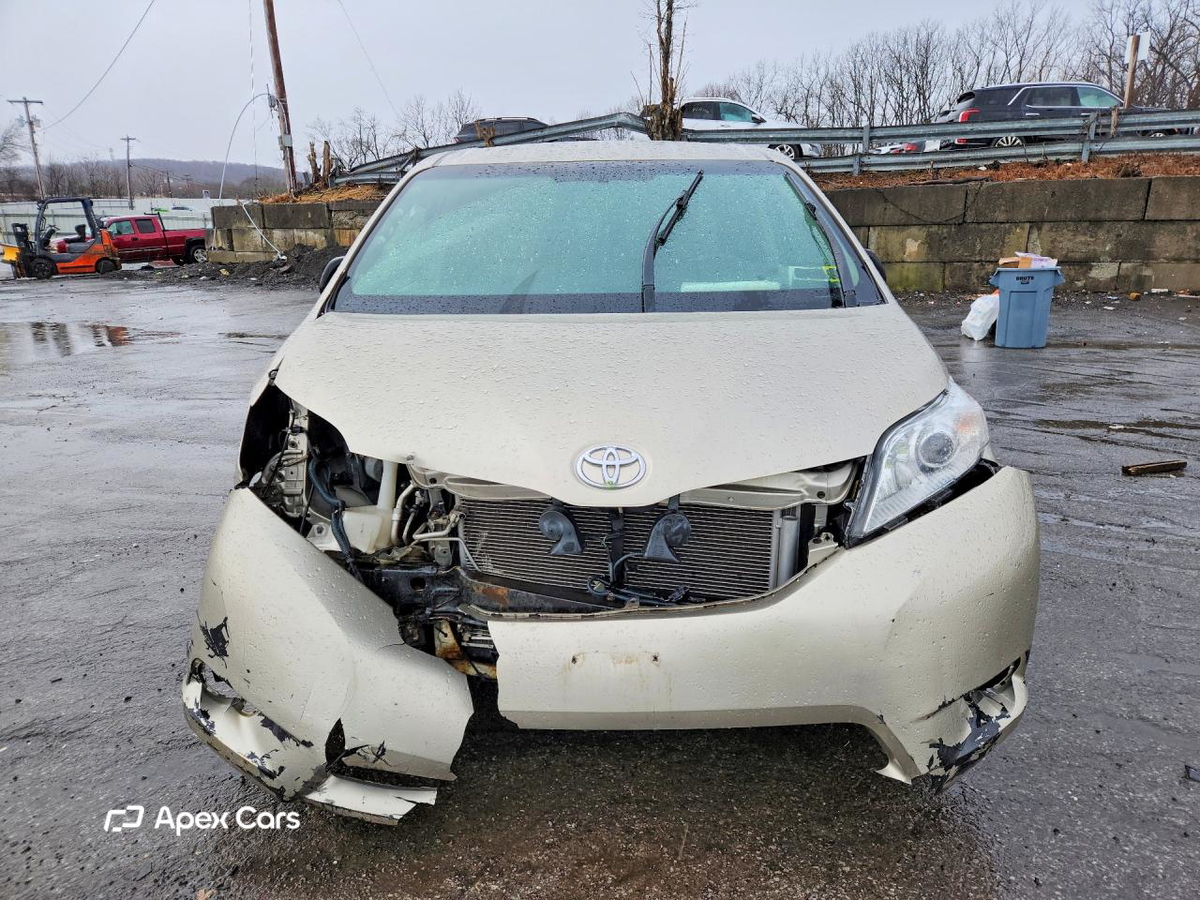 Toyota Sienna 2015