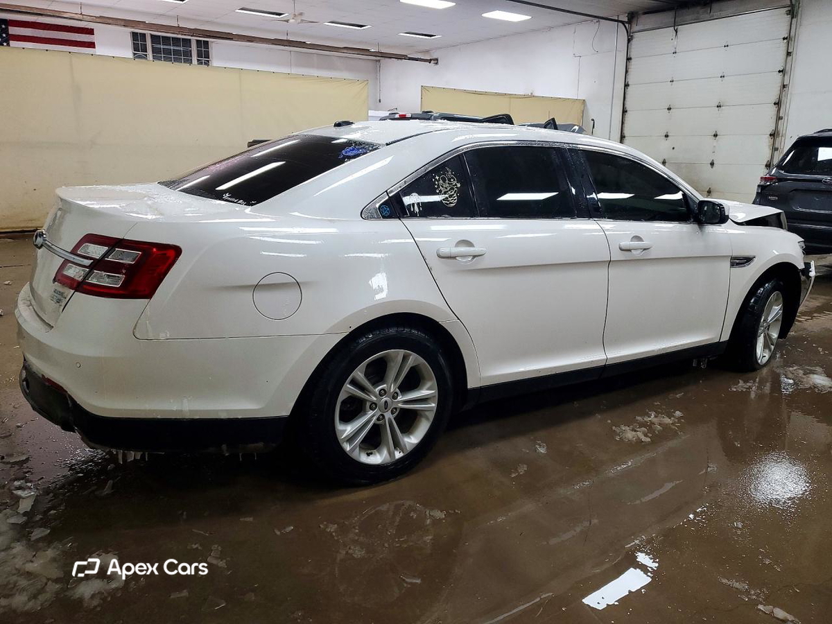 Ford Taurus 2016