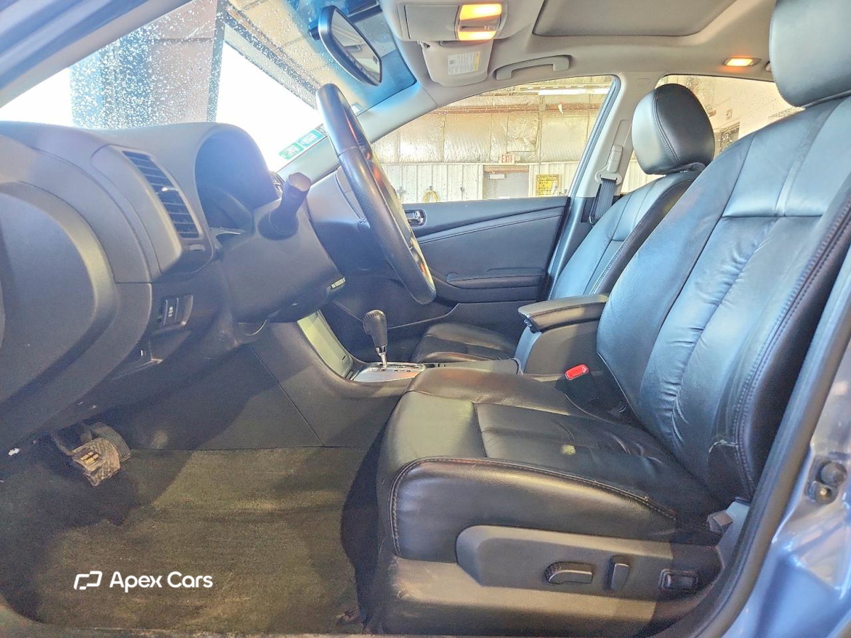 Nissan Altima 2012