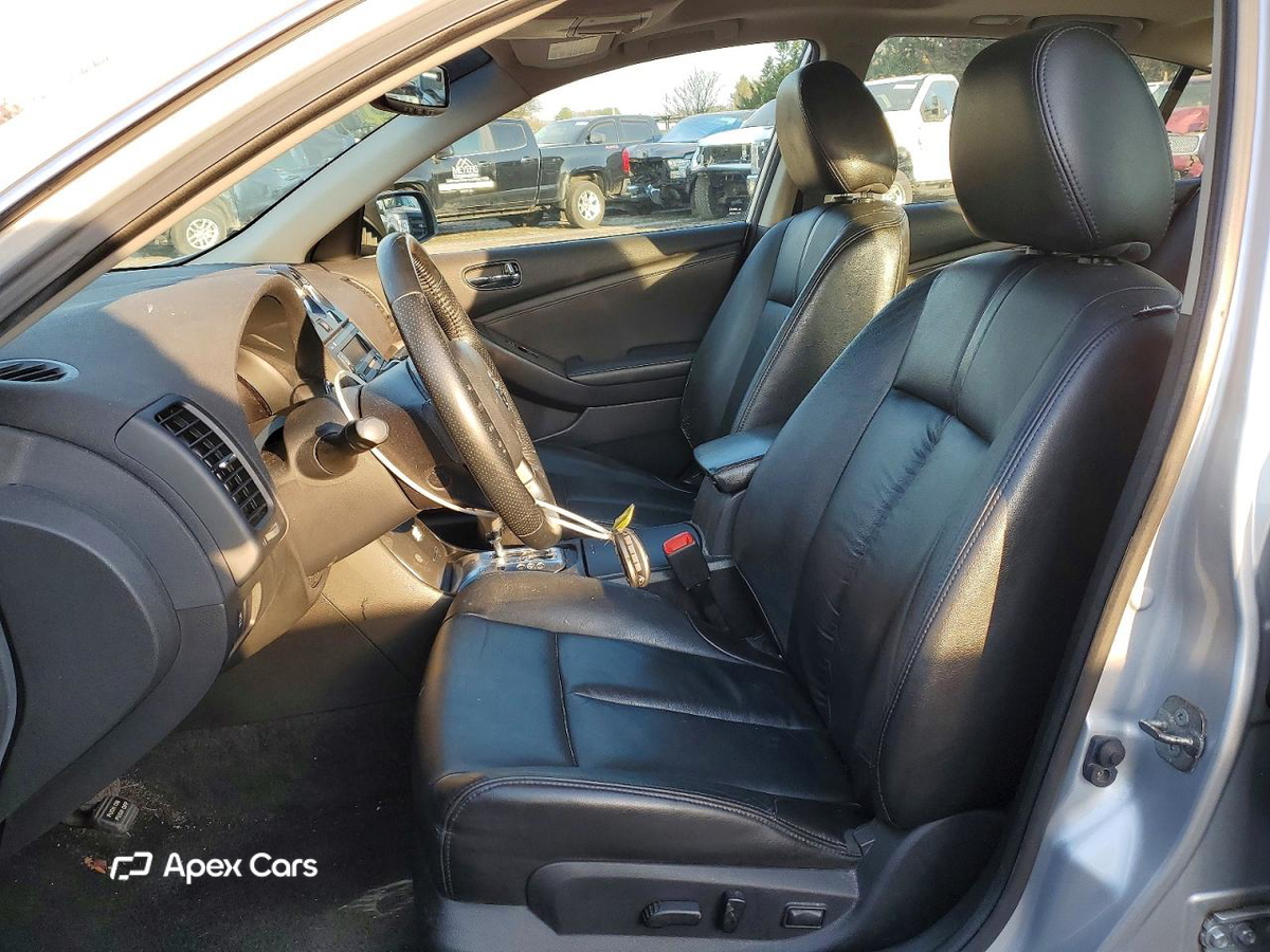 Nissan Altima 2012