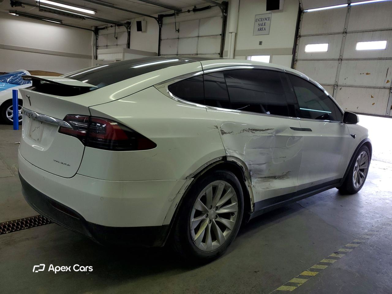 Tesla Model X 2021