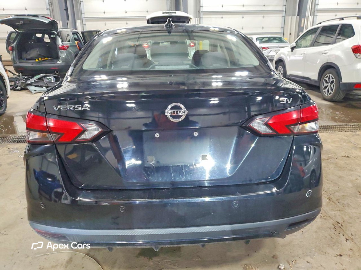 Nissan Versa 2021
