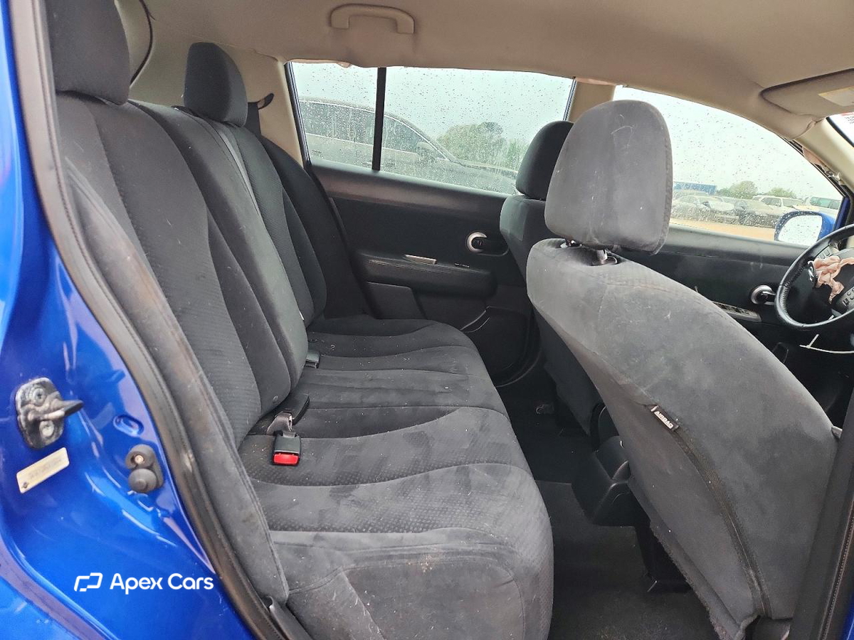 Nissan Versa 2012