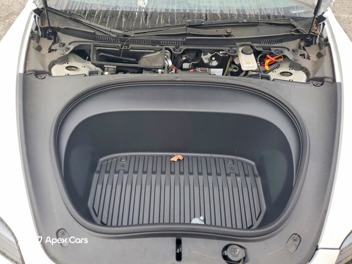 Tesla Model 3 2025