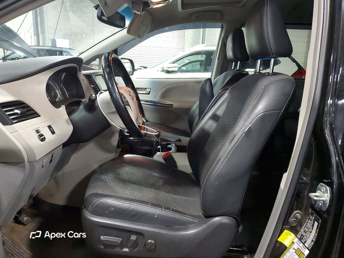Toyota Sienna 2012