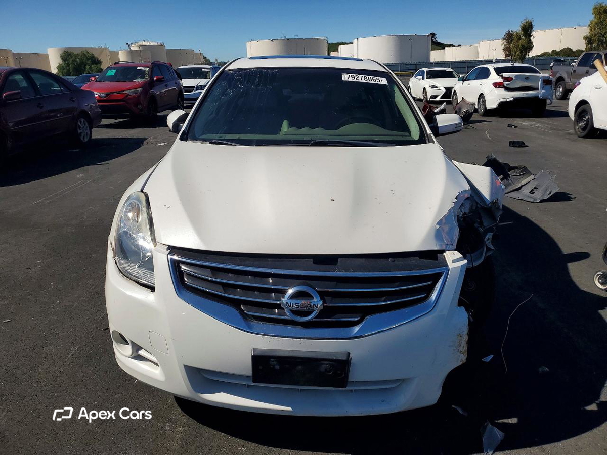Nissan Altima 2011