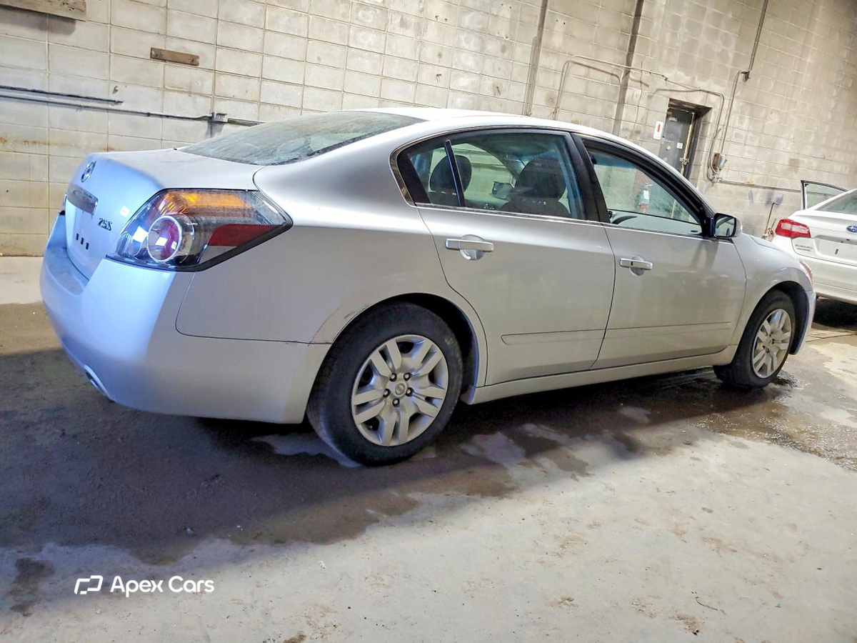 Nissan Altima 2012