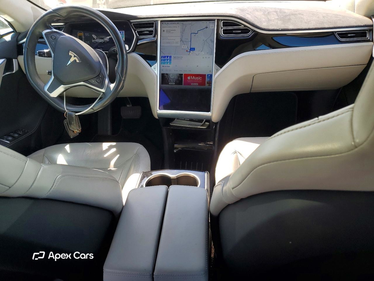 Tesla Model S 2015