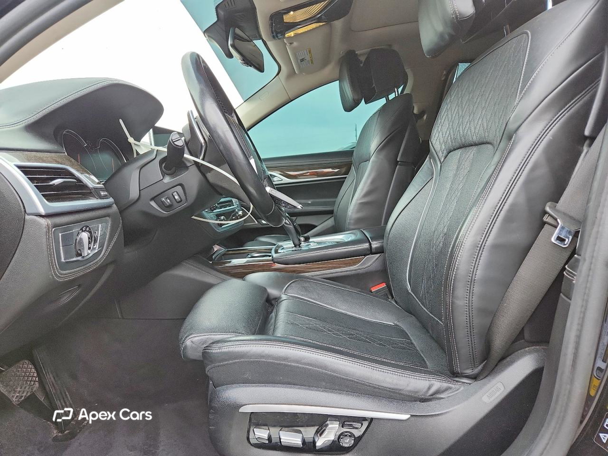 BMW Series 7 2016