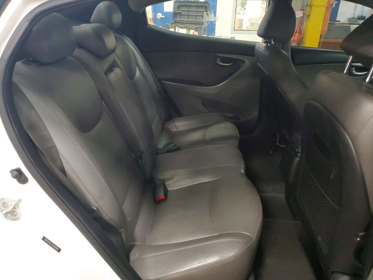 Hyundai Elantra 2016