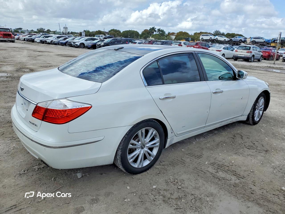 Hyundai Genesis 2011