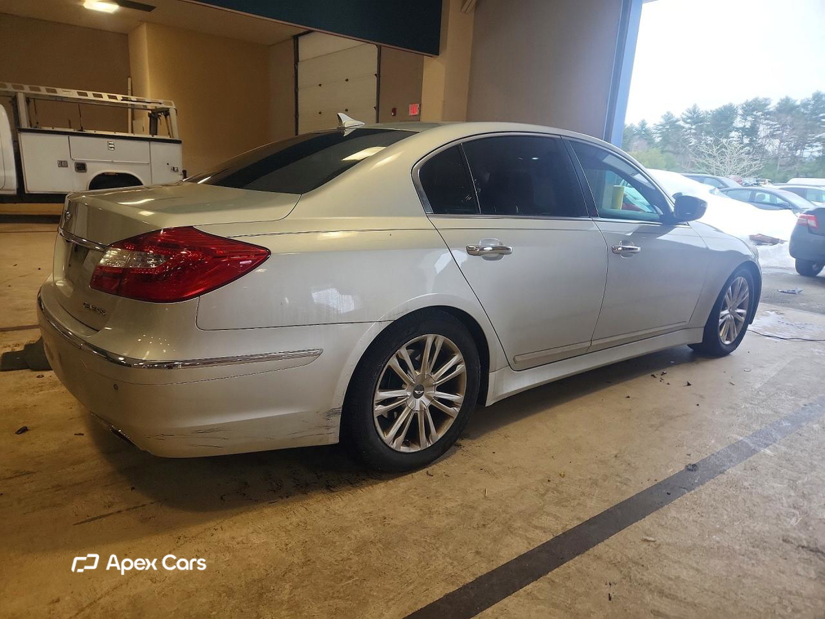 Hyundai Genesis 2012