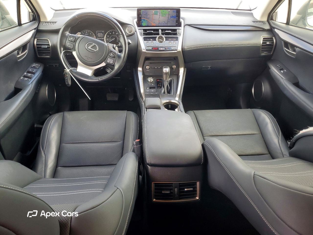 Lexus NX 2021