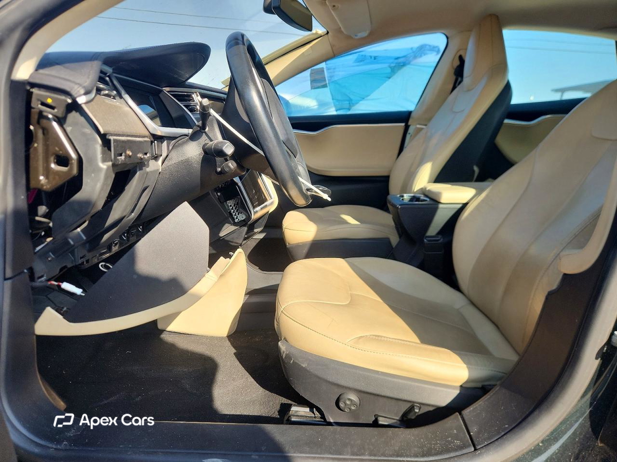Tesla Model S 2013