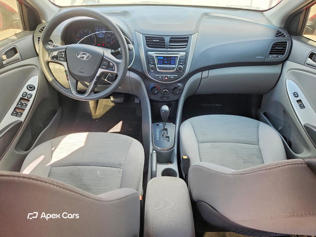 Hyundai Accent 2015