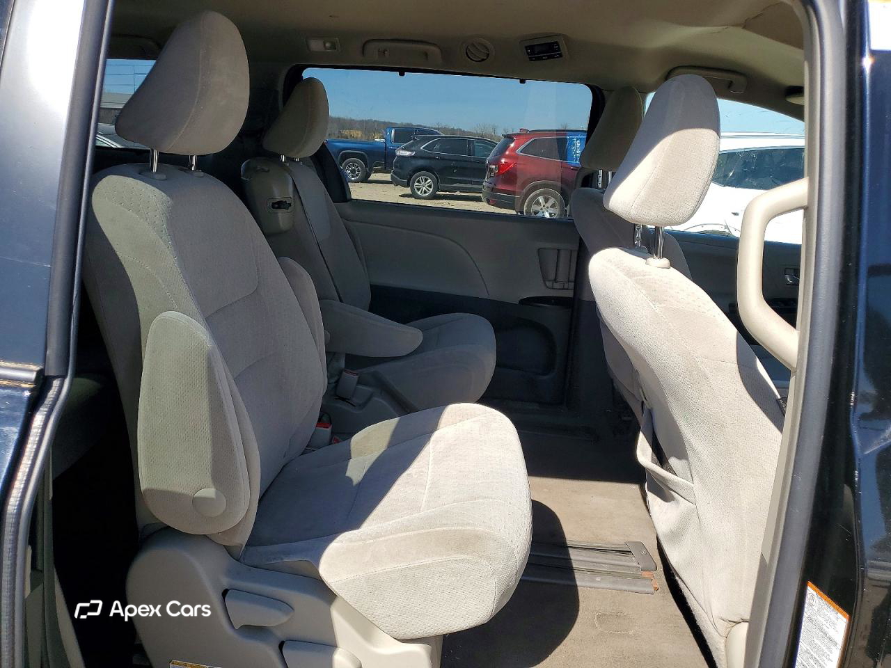 Toyota Sienna 2015