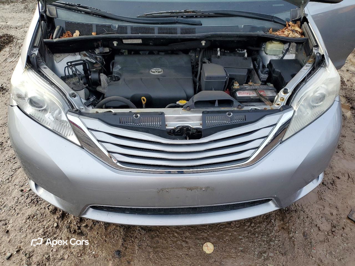 Toyota Sienna 2016