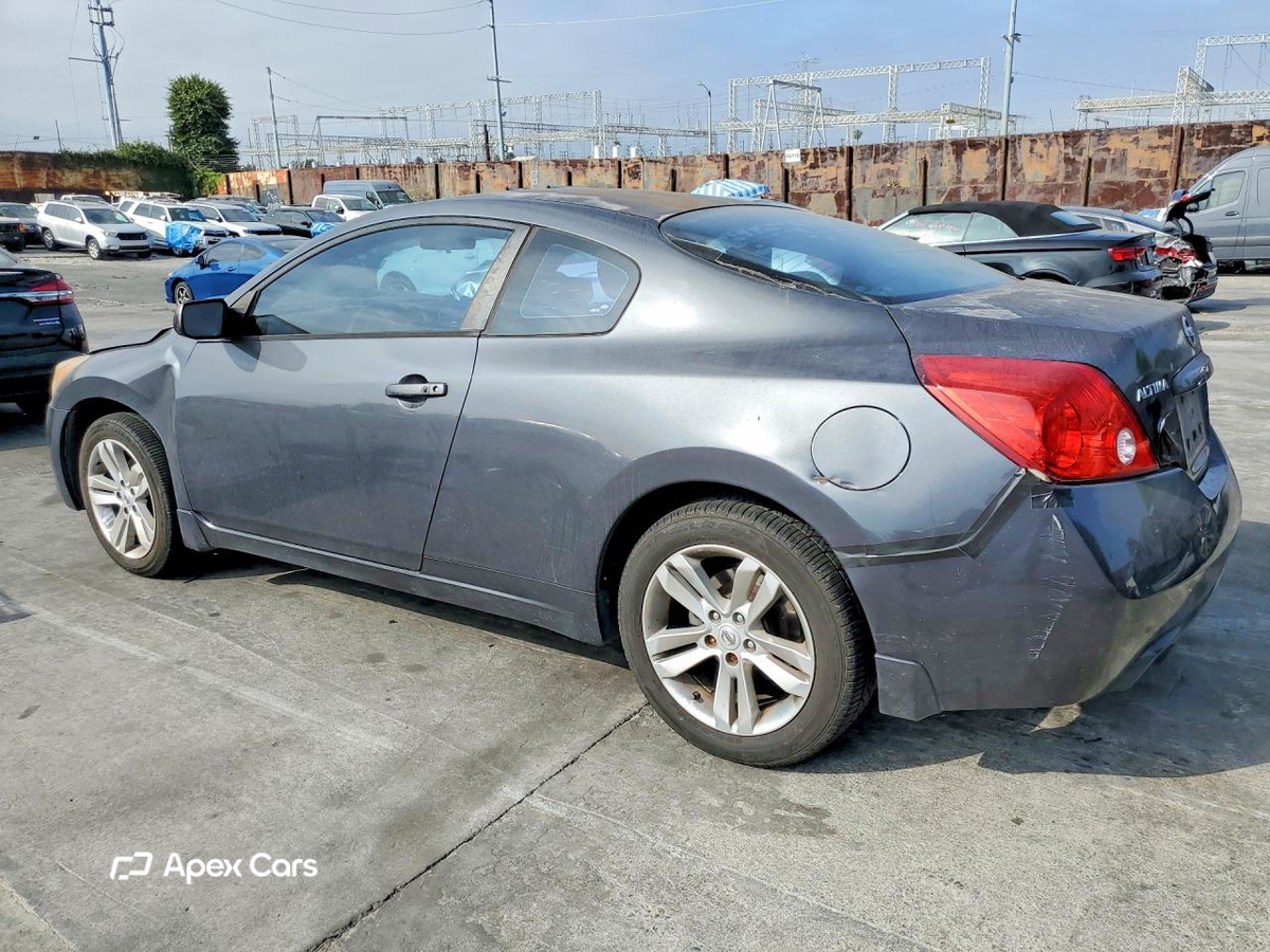 Nissan Altima 2011
