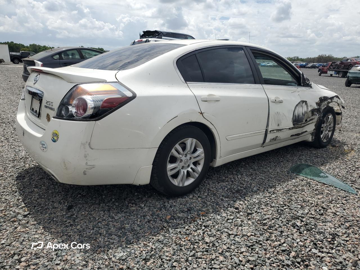 Nissan Altima 2011