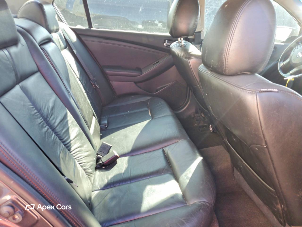 Nissan Altima 2010