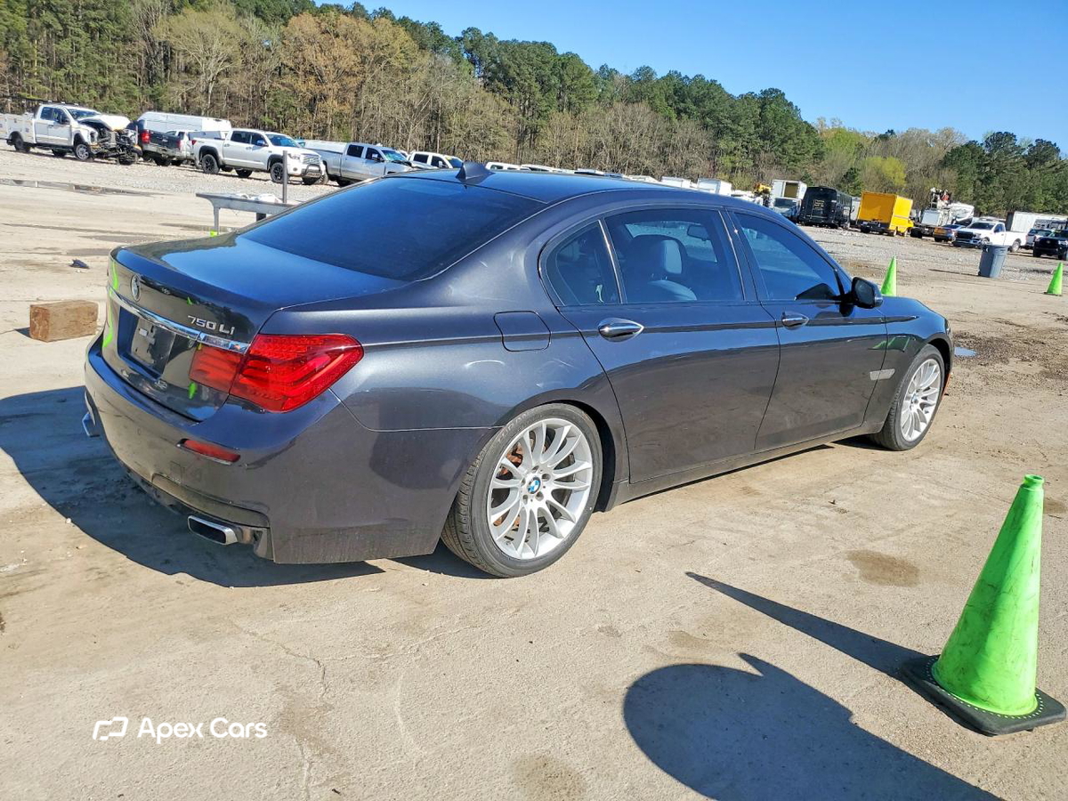 BMW Series 7 2015