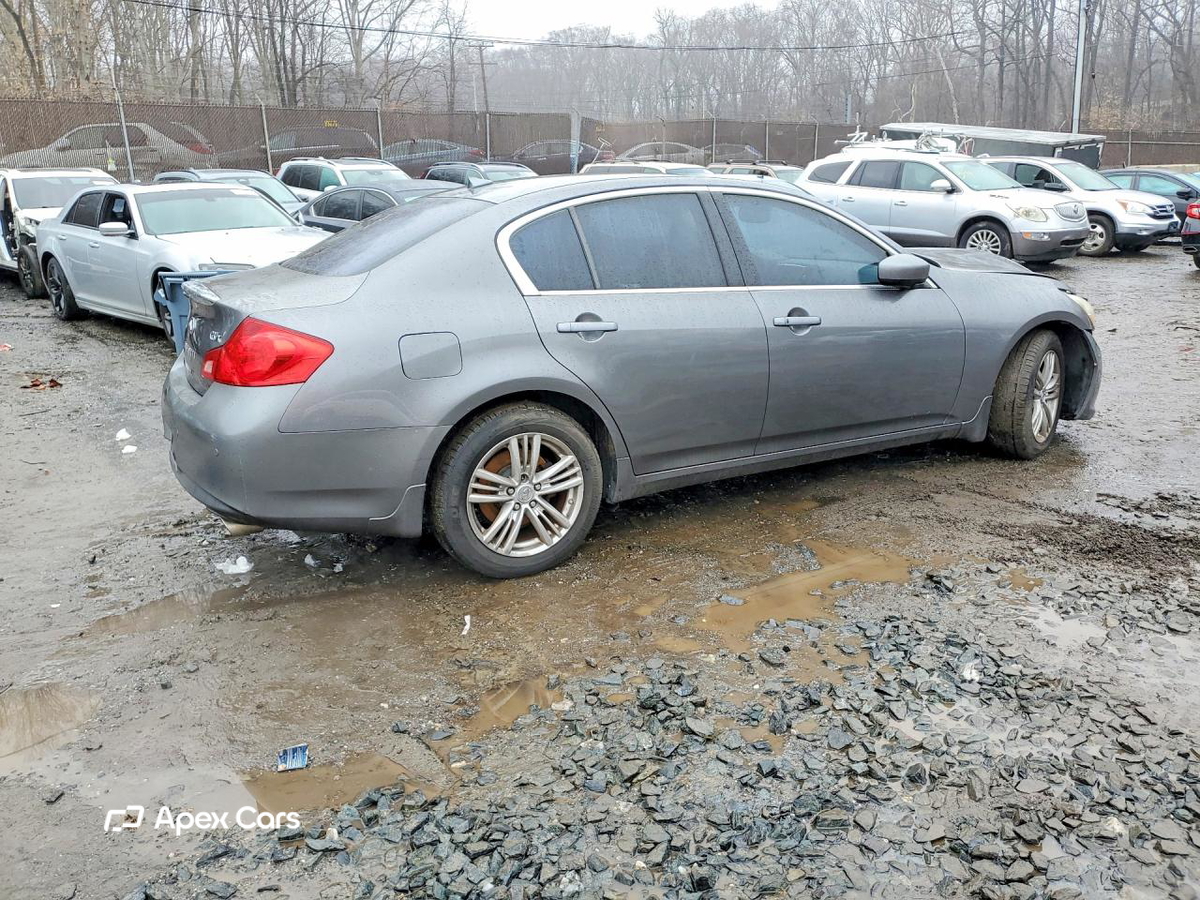 Infiniti  2012