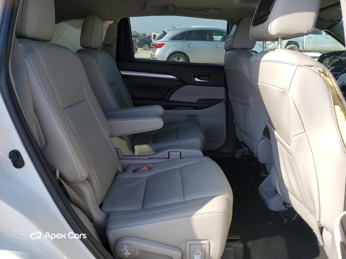 Toyota Highlander 2017