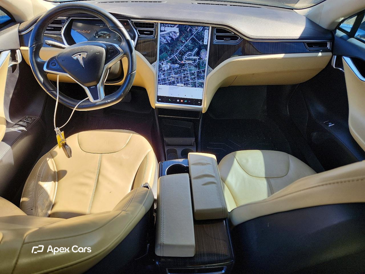 Tesla Model S 2013
