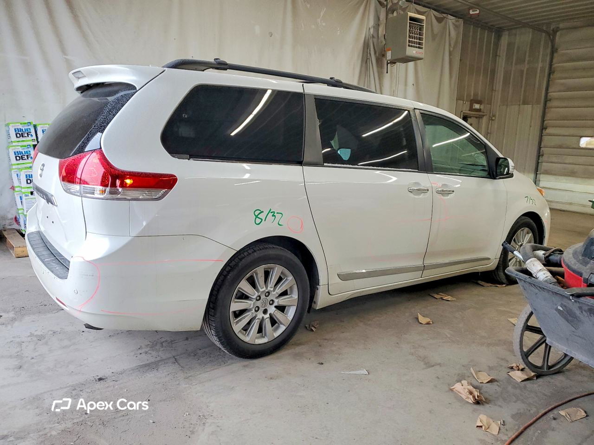 Toyota Sienna 2014