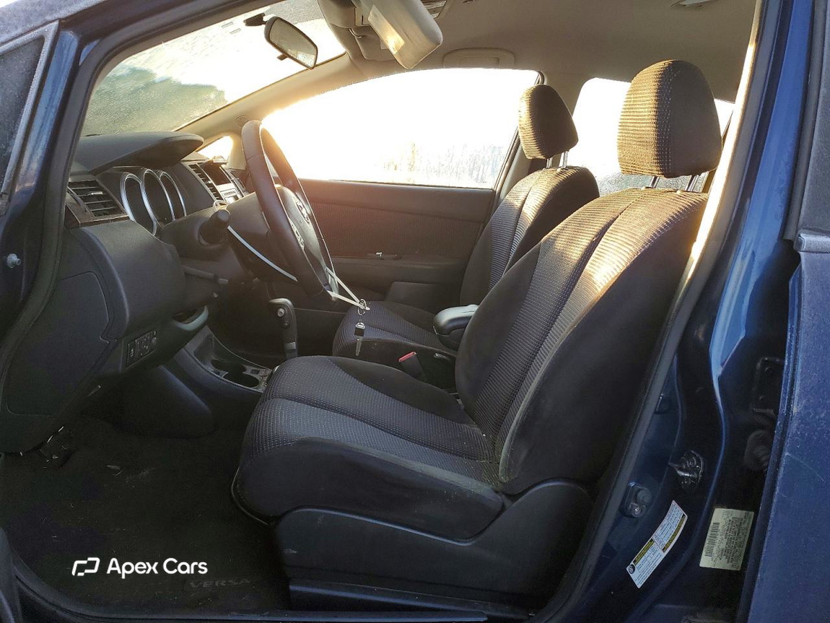 Nissan Versa 2011
