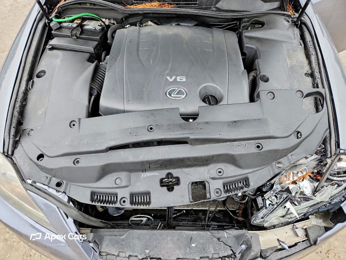 Lexus IS 2013