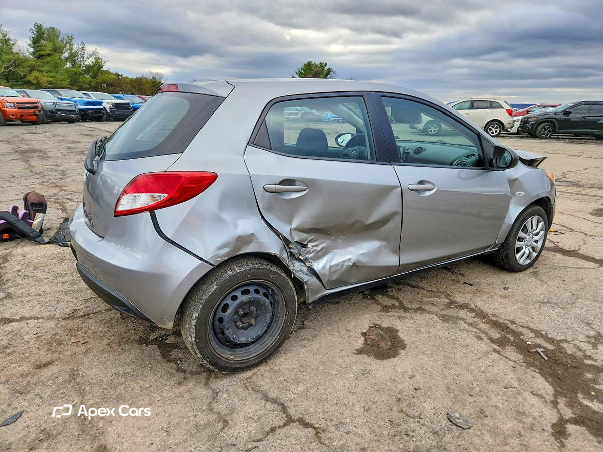 Mazda 2 2013