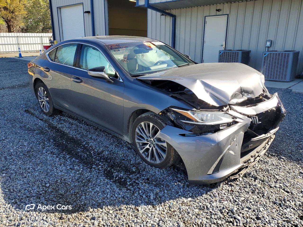 Lexus ES 2019