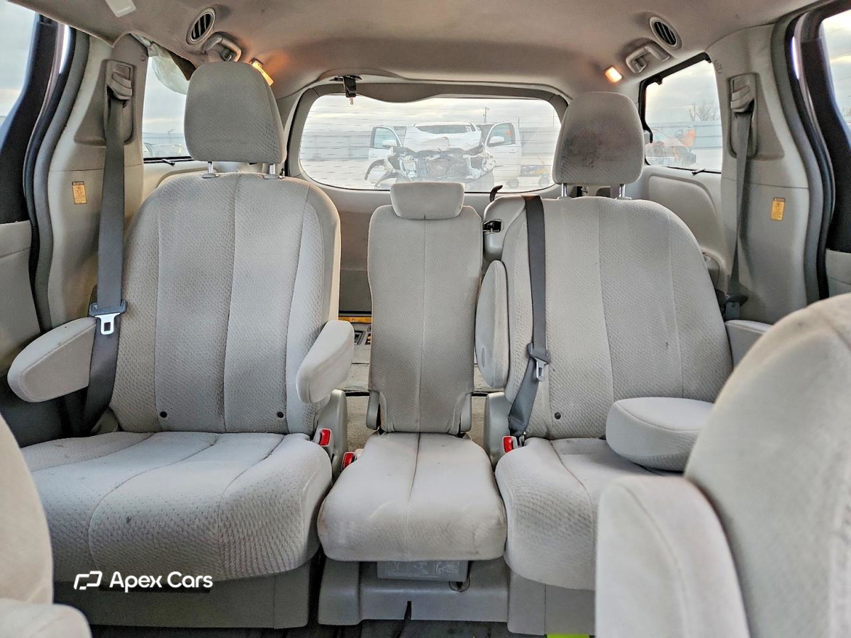 Toyota Sienna 2012
