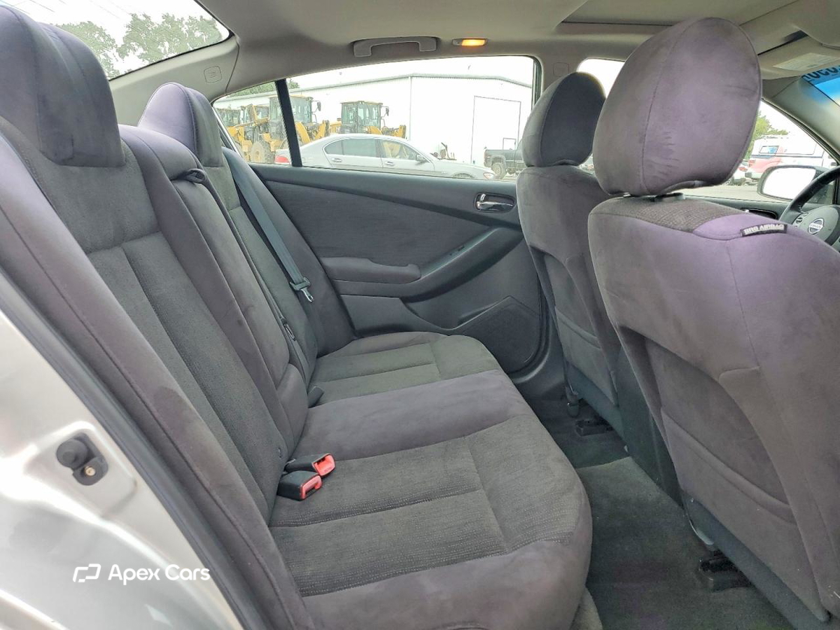Nissan Altima 2011
