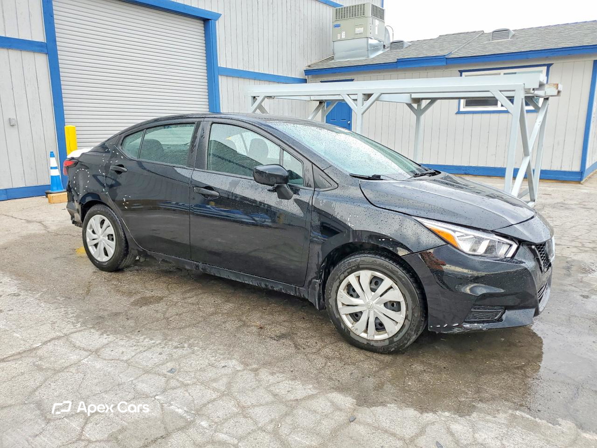 Nissan Versa 2021