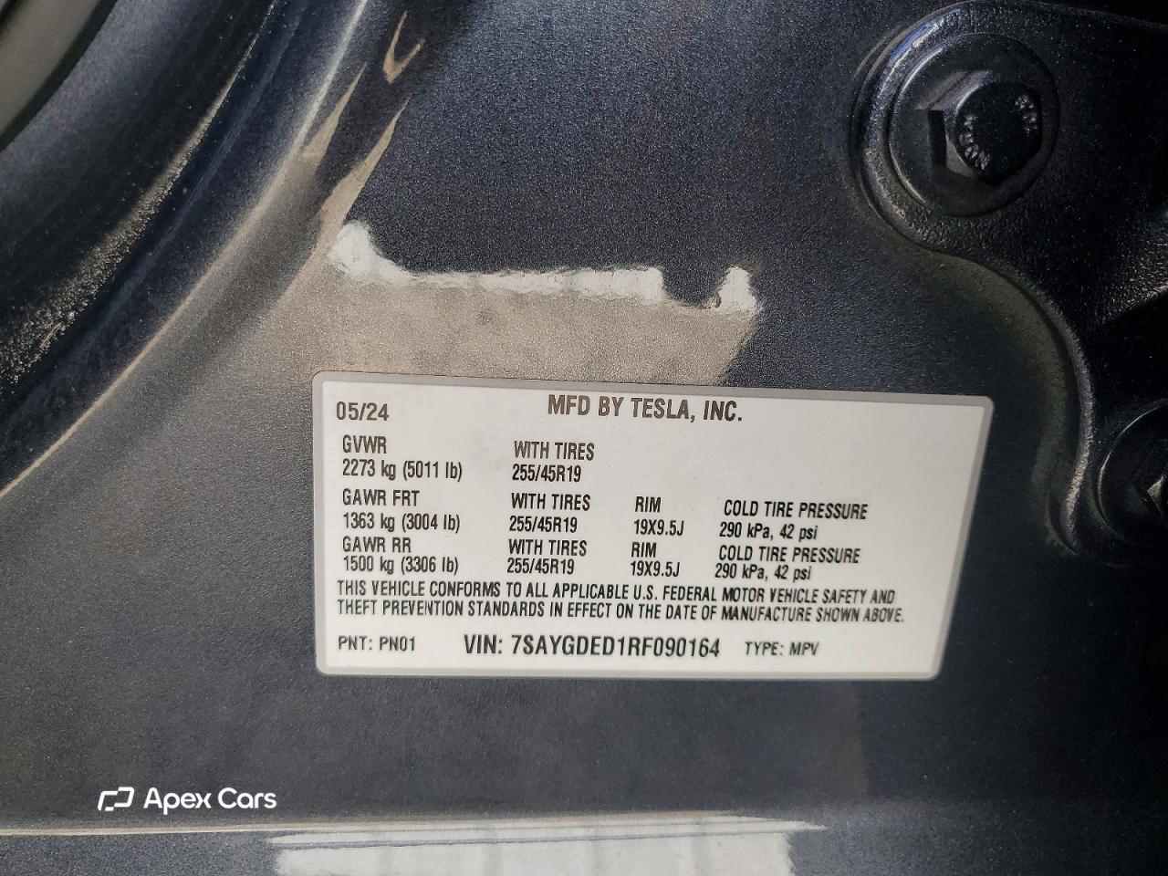 Tesla Model Y 2024