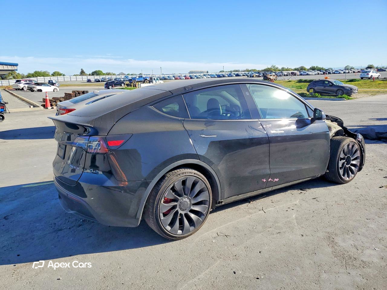 Tesla Model Y 2024