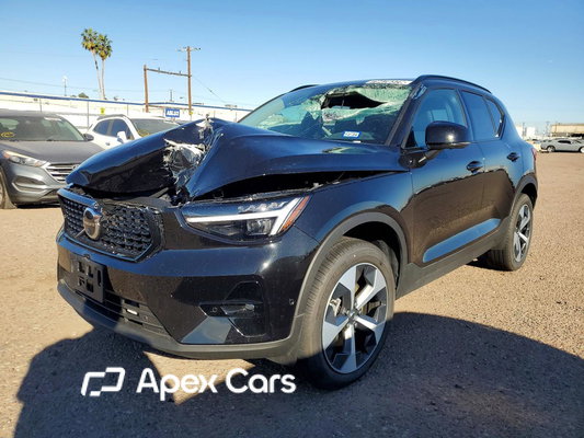 Volvo XC40 2026 - Image 1 of 13