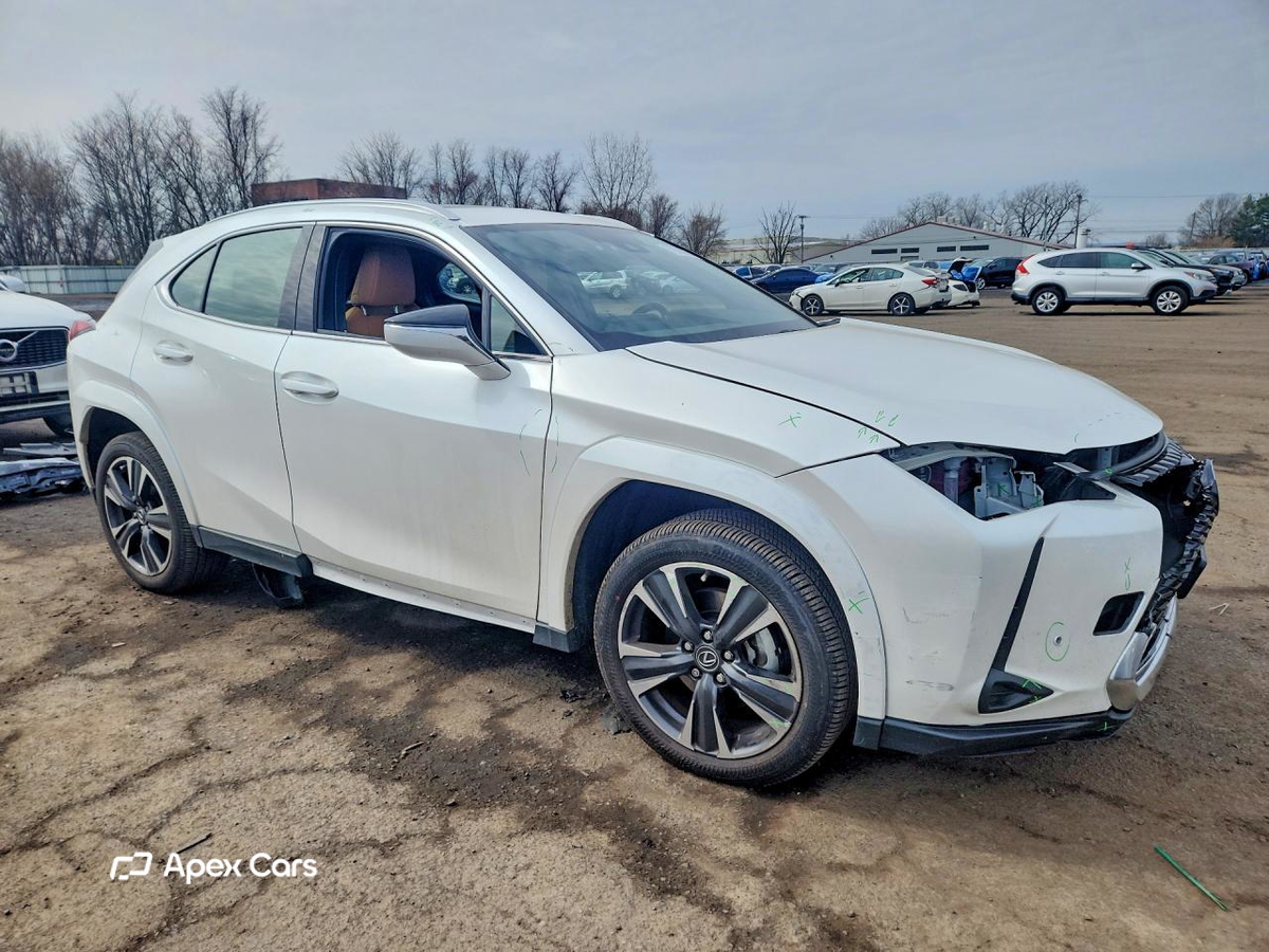 Lexus UX 2024