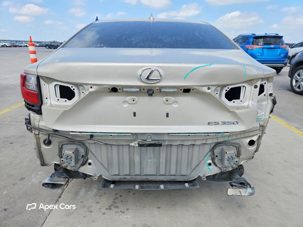 Lexus ES 2016