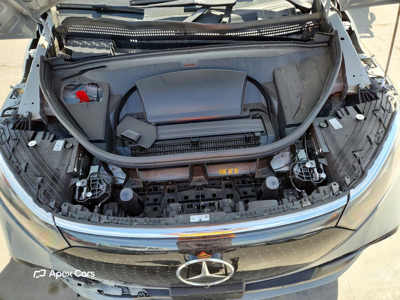 Mercedes-Benz  2025