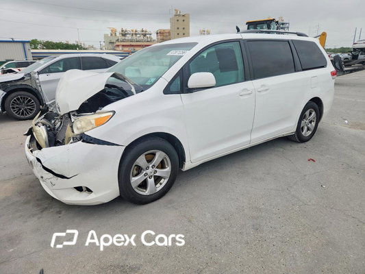 Toyota Sienna 2011 - Image 1 of 13