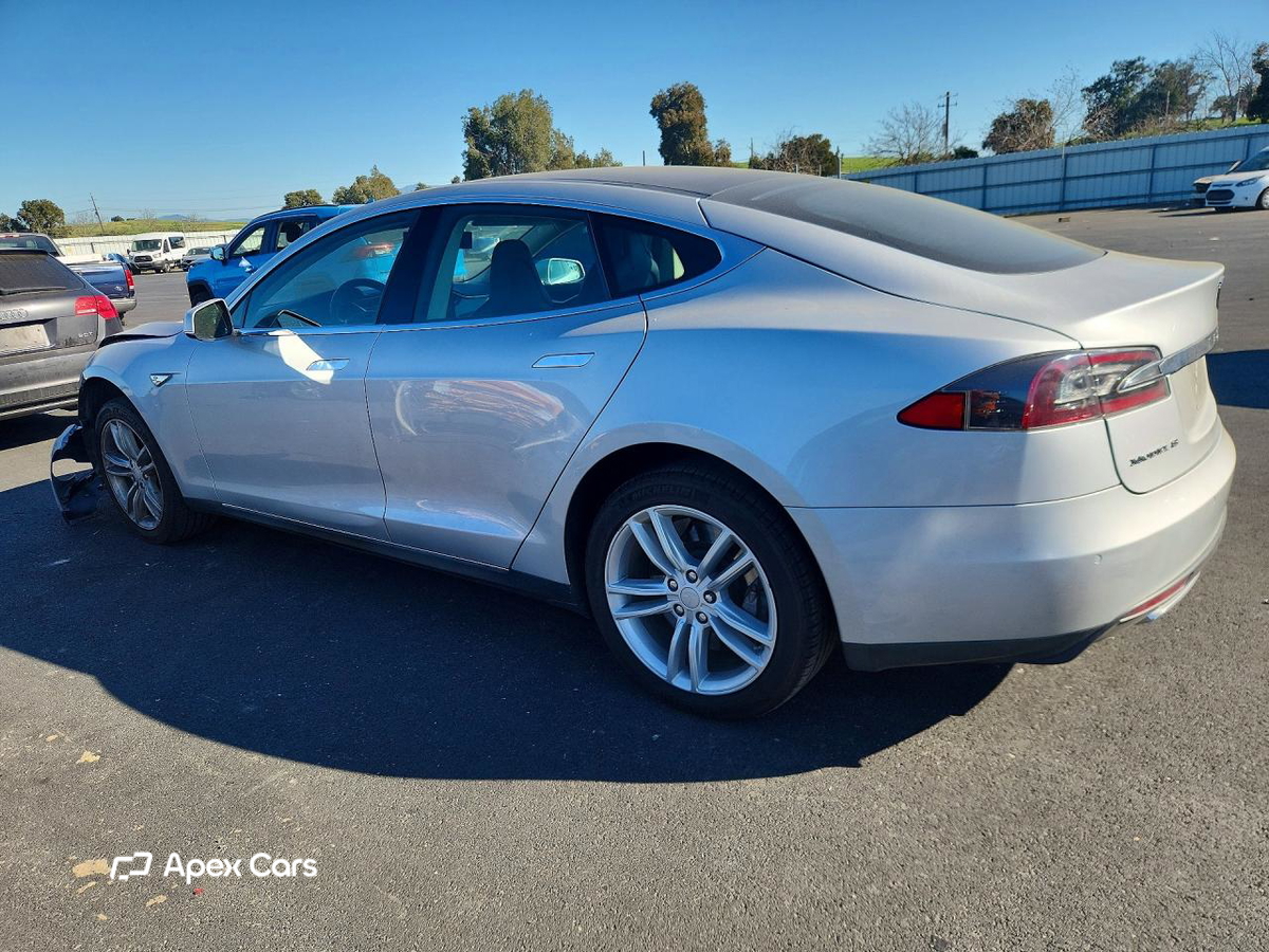 Tesla Model S 2013