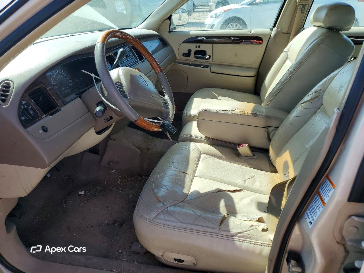 Lincoln Town Car 2000