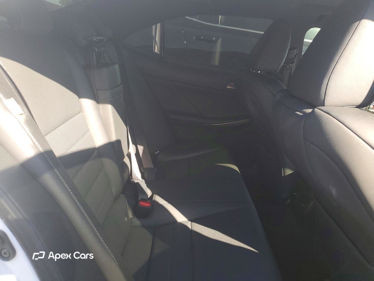 Lexus IS 2020